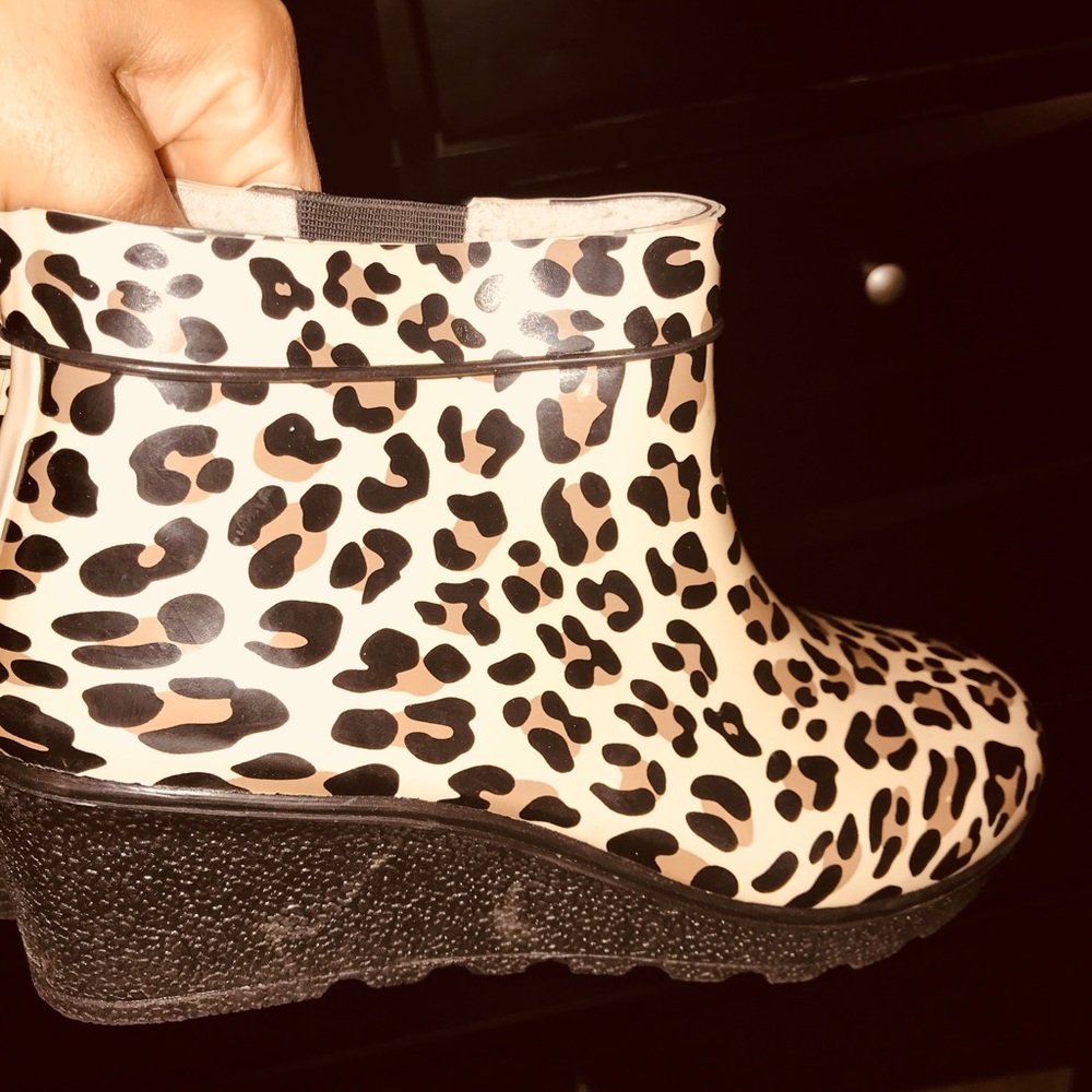 Sperry Rainboots!!